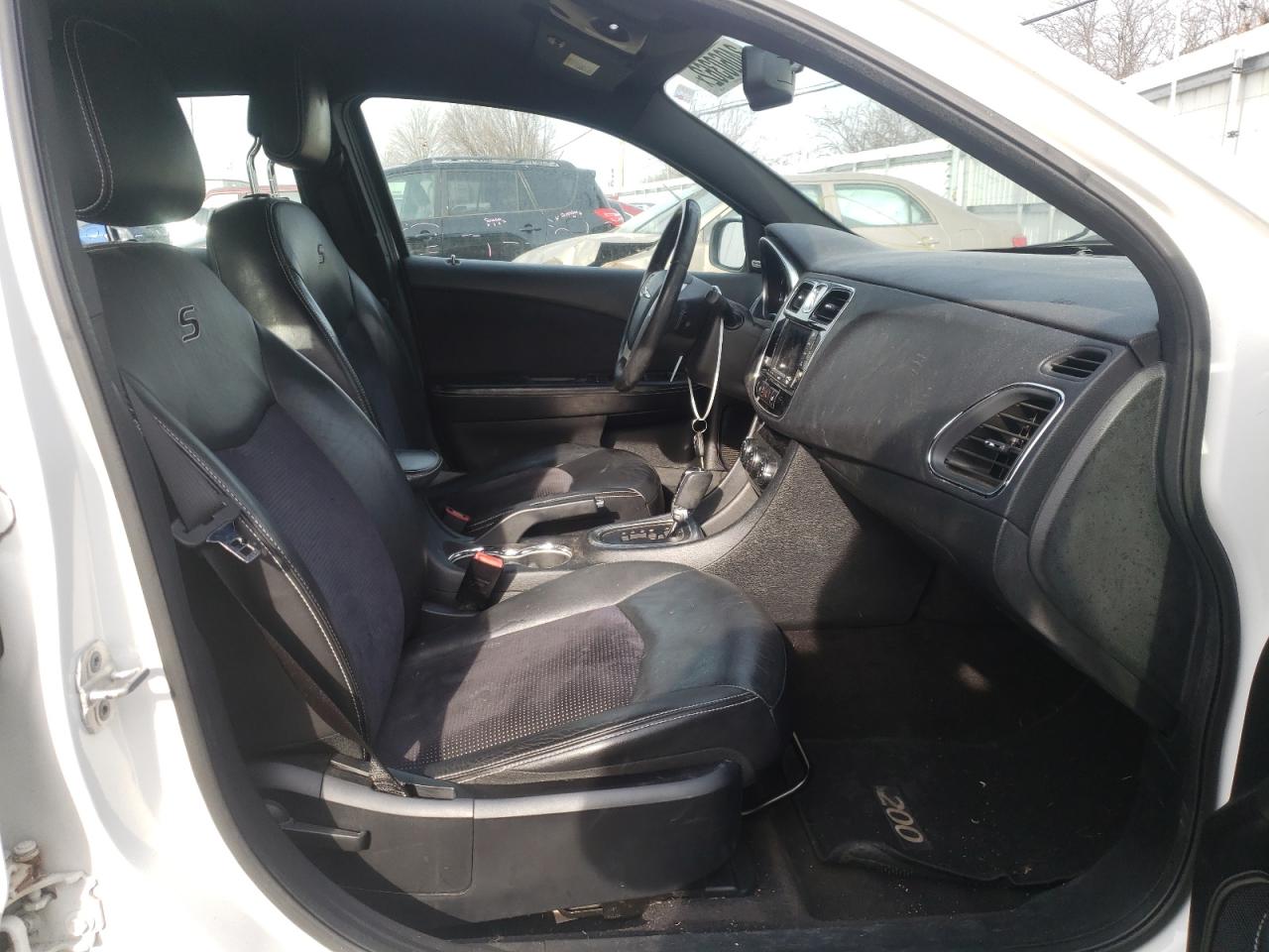 Foto 5 de la subasta – 2011 CHRYSLER 200 S con VIN 1C3BC8FGXBN612509
