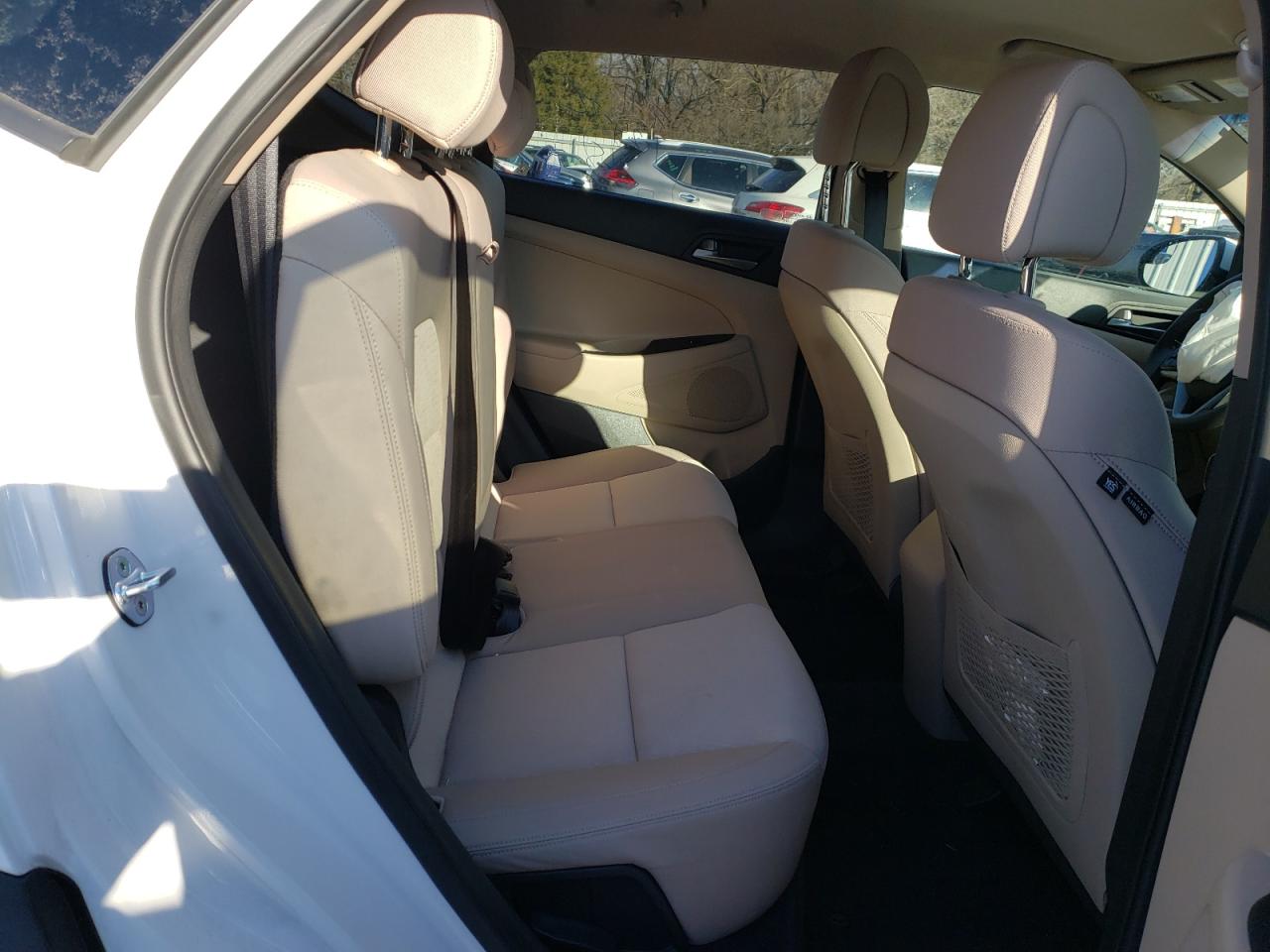 Photo 6 from auction – 2017 HYUNDAI TUCSON LIM with VIN KM8J33A48HU508098