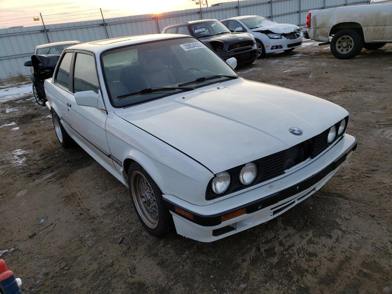 BMW 325 I 1990 with VIN WBAAA1318LAE58847 - Photo from auction