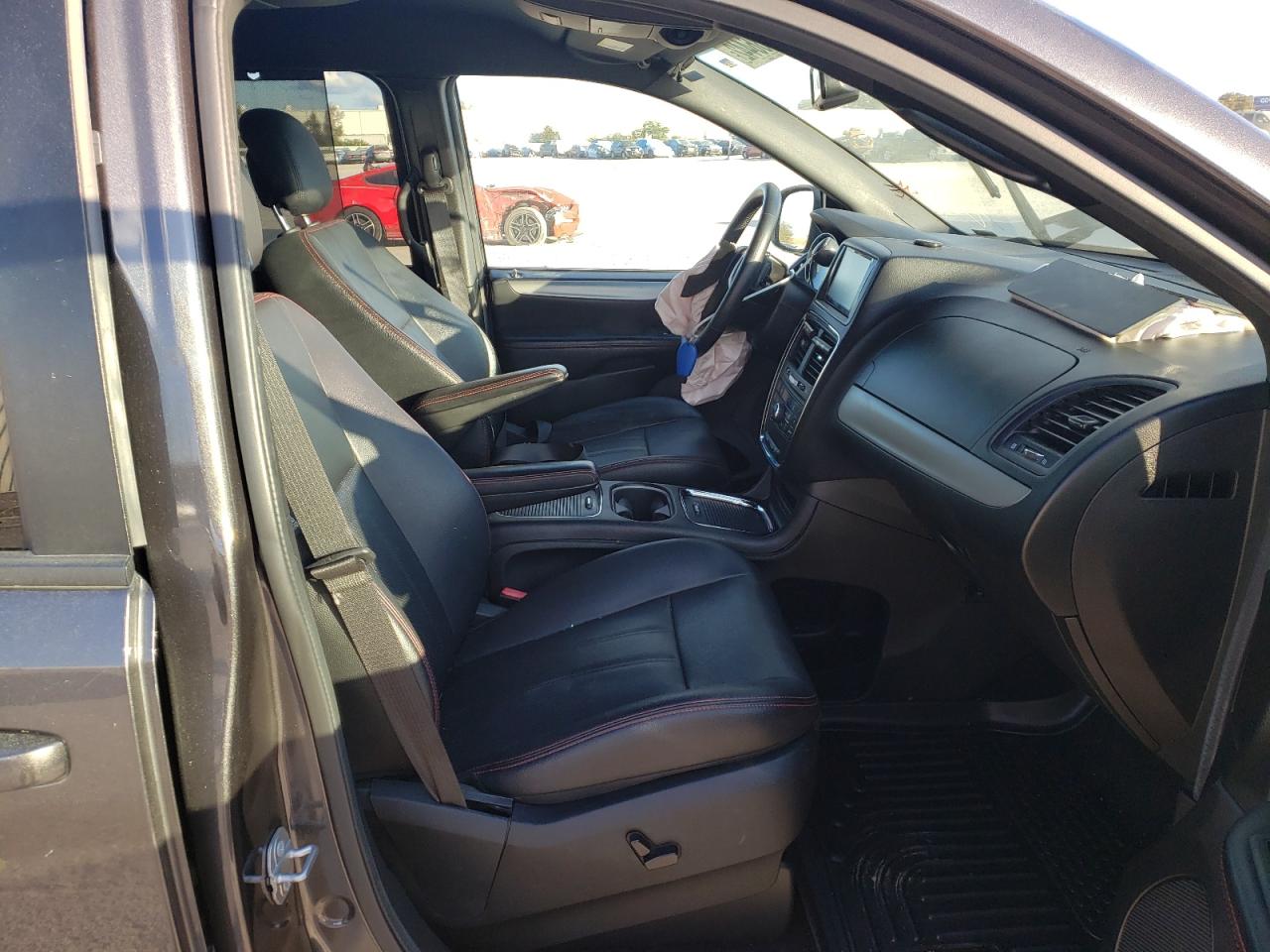 Photo 5 from auction – 2018 DODGE GRAND CARA with VIN 2C4RDGEG1JR238330