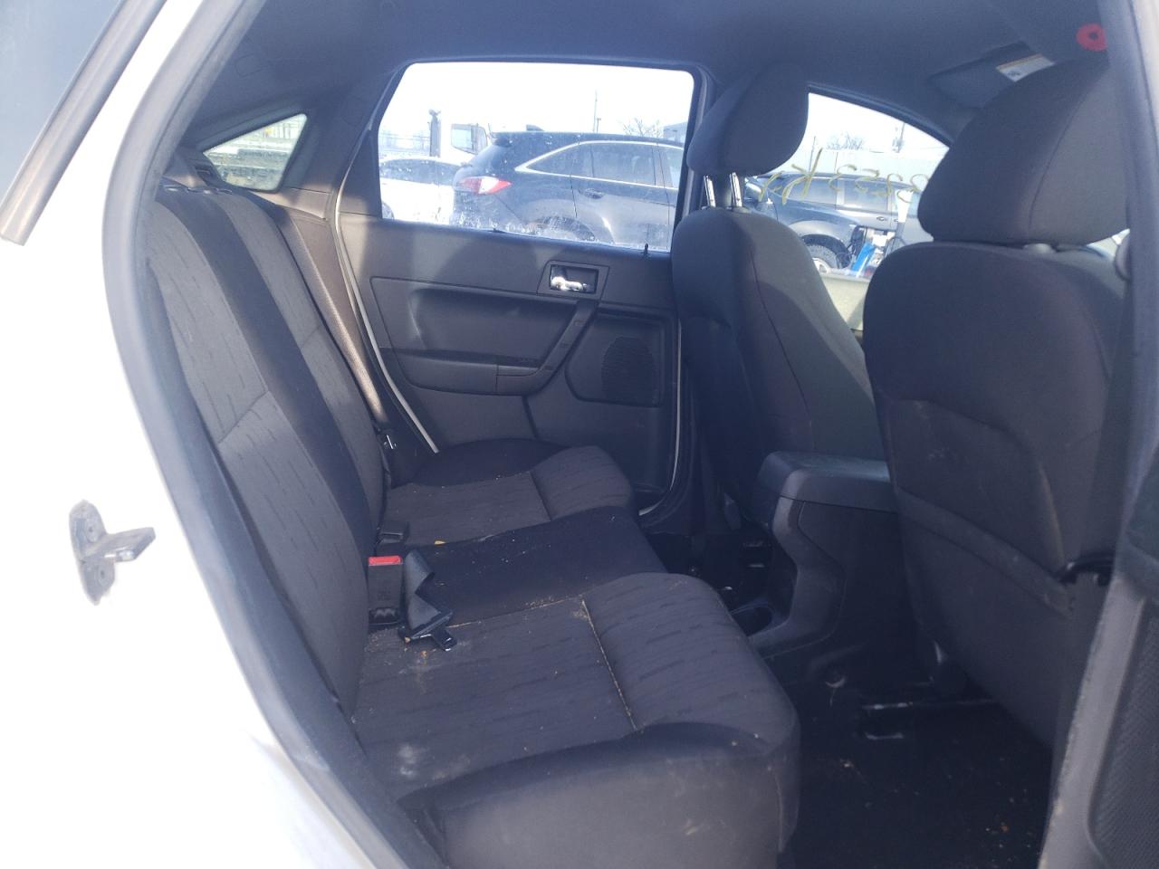 Photo 6 from auction – 2010 FORD FOCUS SE with VIN 1FAHP3FN4AW283381