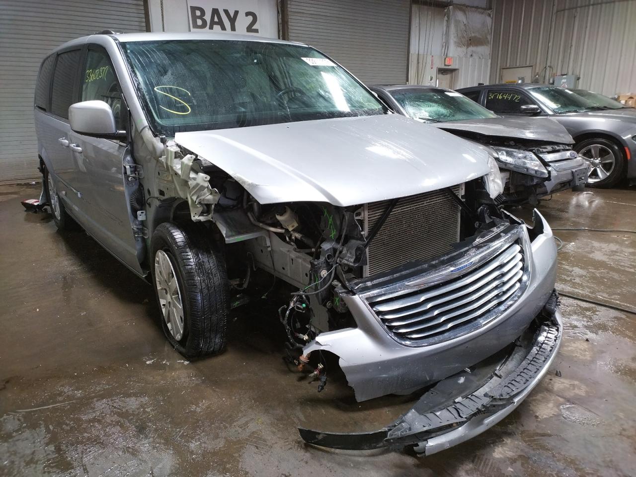 Photo 1 from auction – 2015 CHRYSLER TOWN & COU with VIN 2C4RC1BG2FR588237