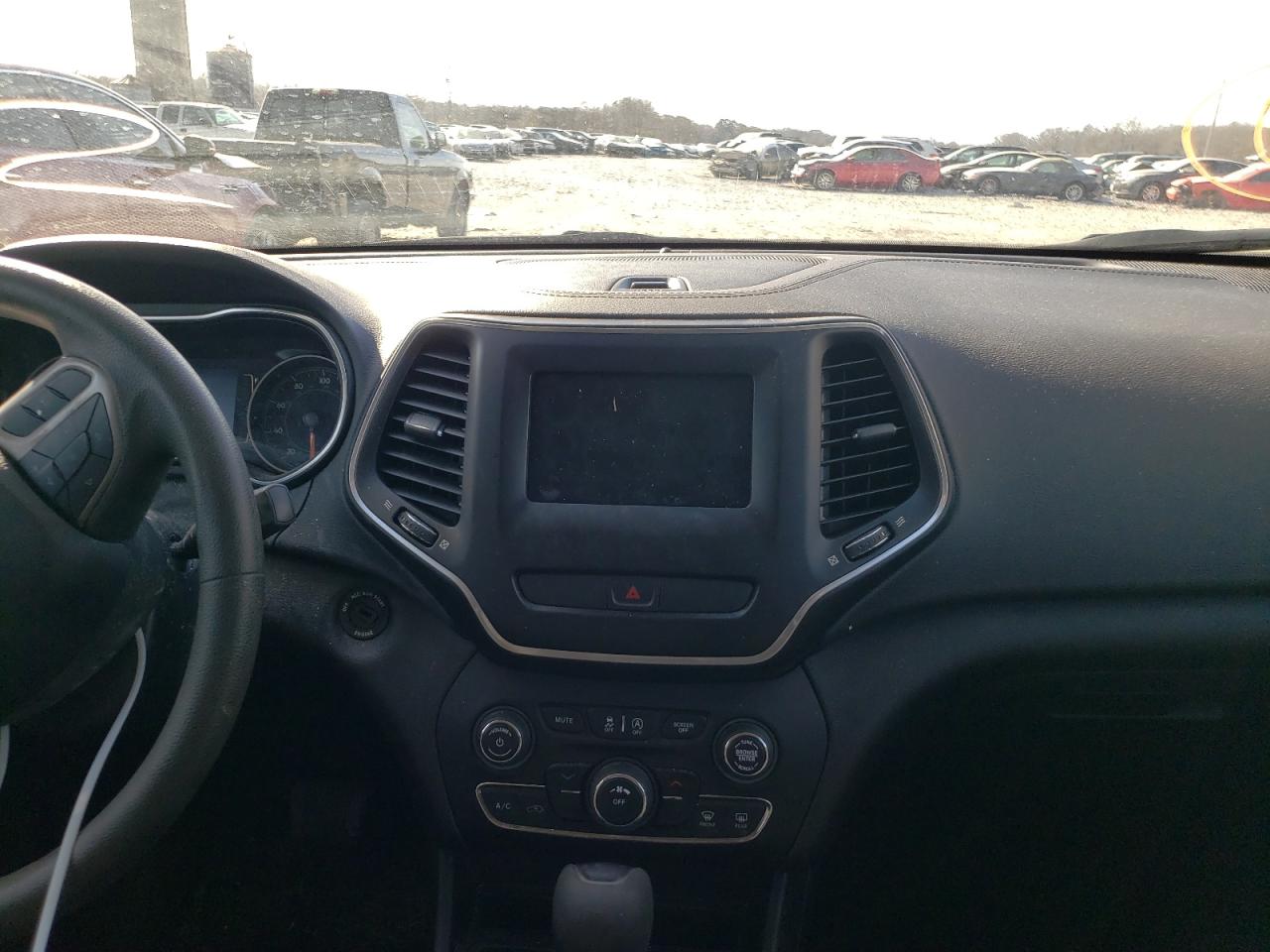 Photo 9 from auction – 2019 JEEP CHEROKEE L with VIN 1C4PJLCB1KD444350