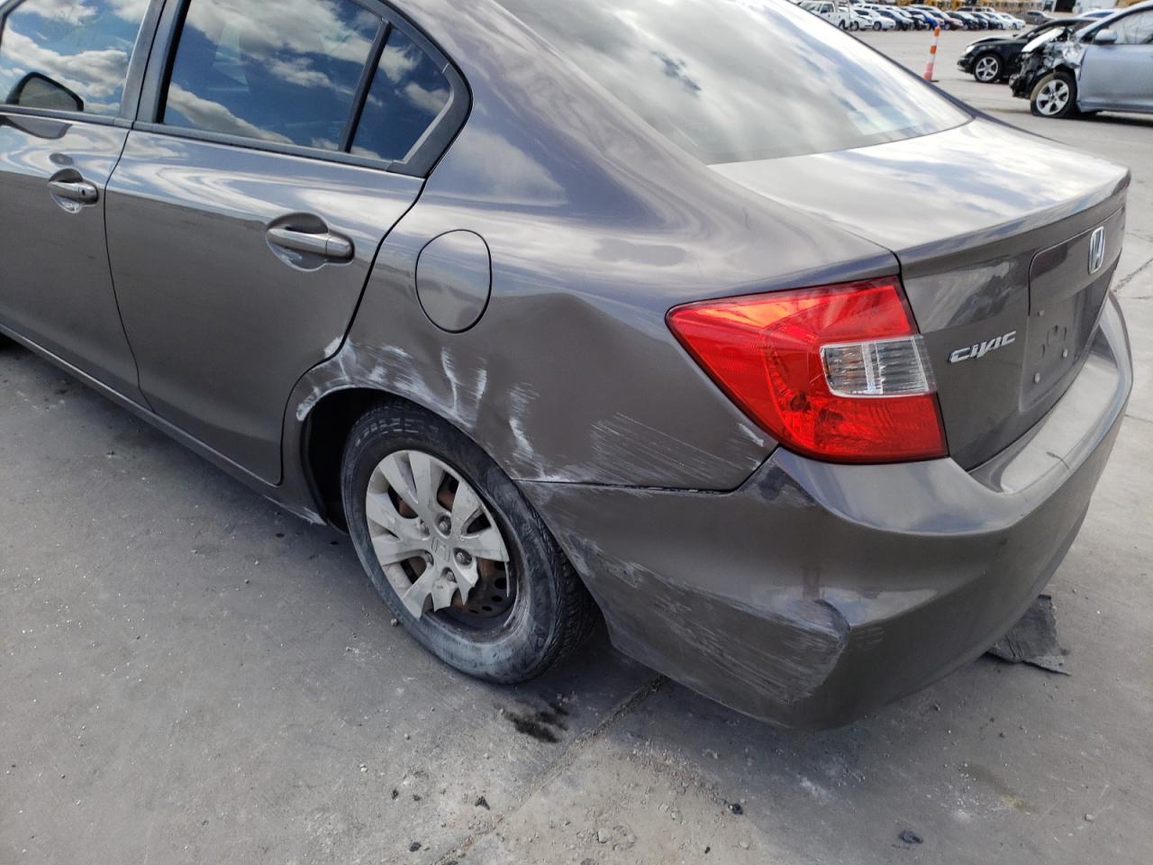 Photo 9 from auction – 2012 HONDA CIVIC LX with VIN 19XFB2F51CE332267