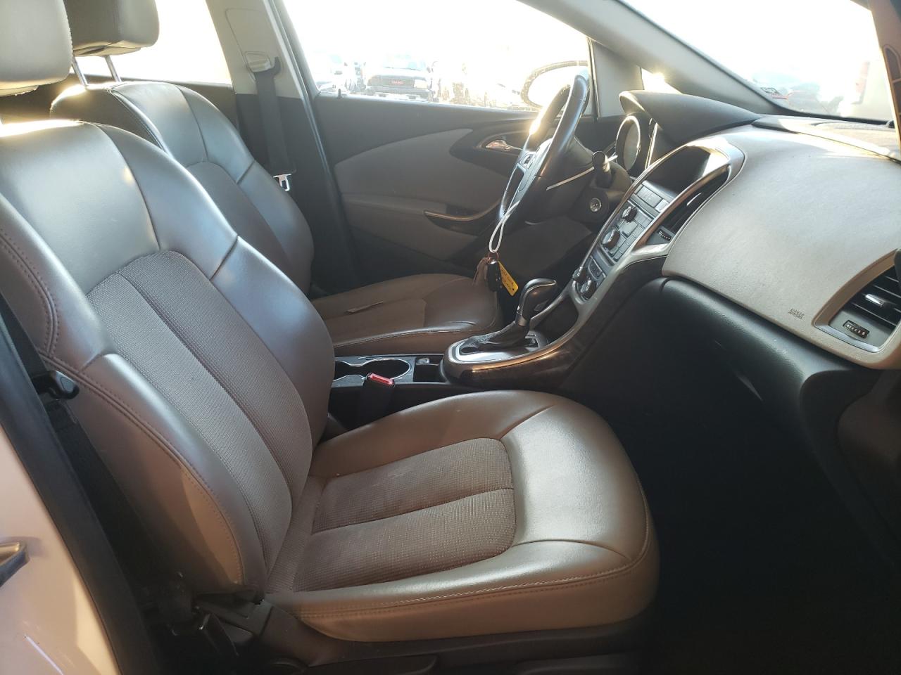Photo 5 from auction – 2014 BUICK VERANO with VIN 1G4PP5SK1E4214058
