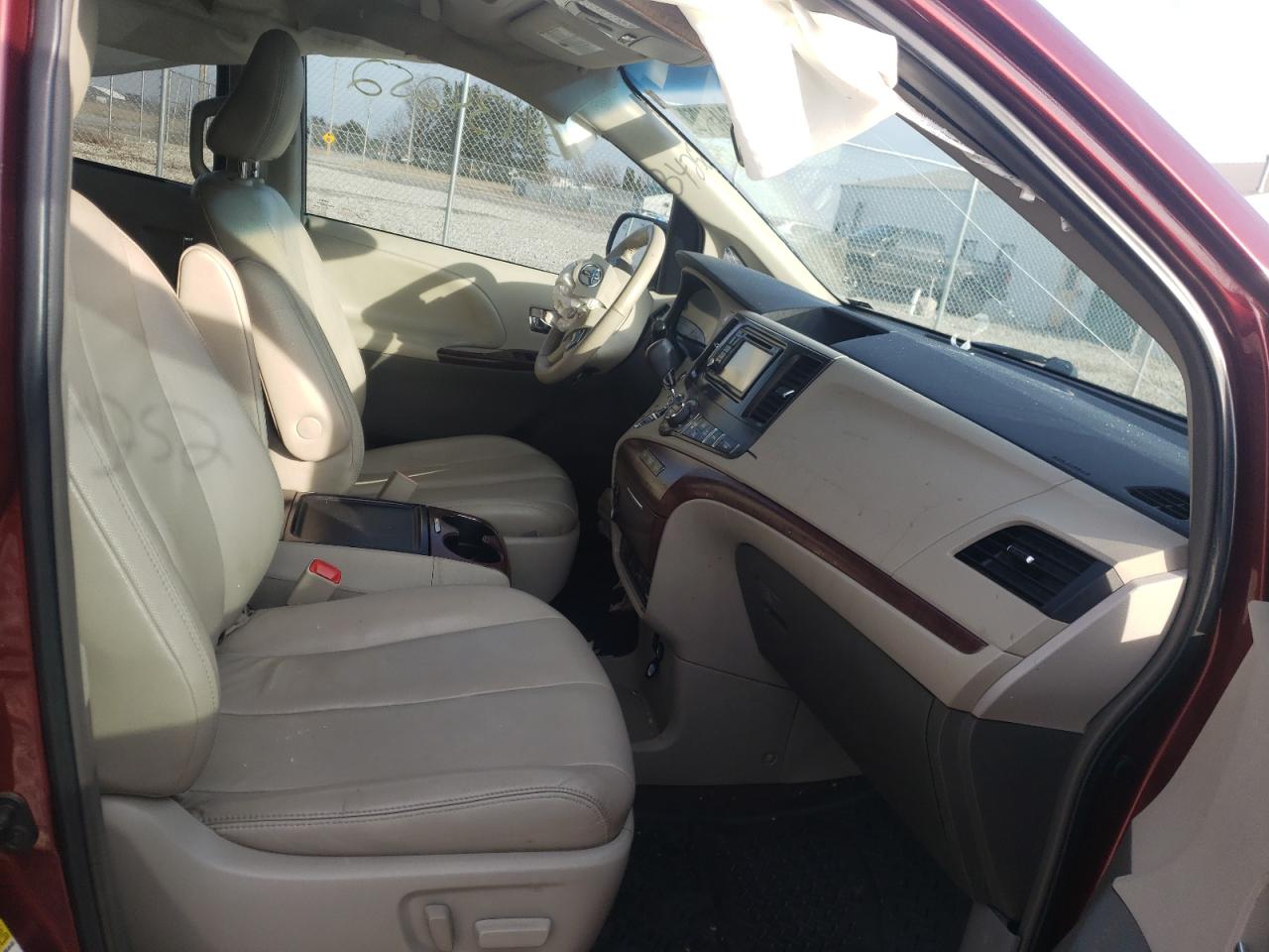 Photo 5 from auction – 2013 TOYOTA SIENNA with VIN 5TDYK3DC1DS320160
