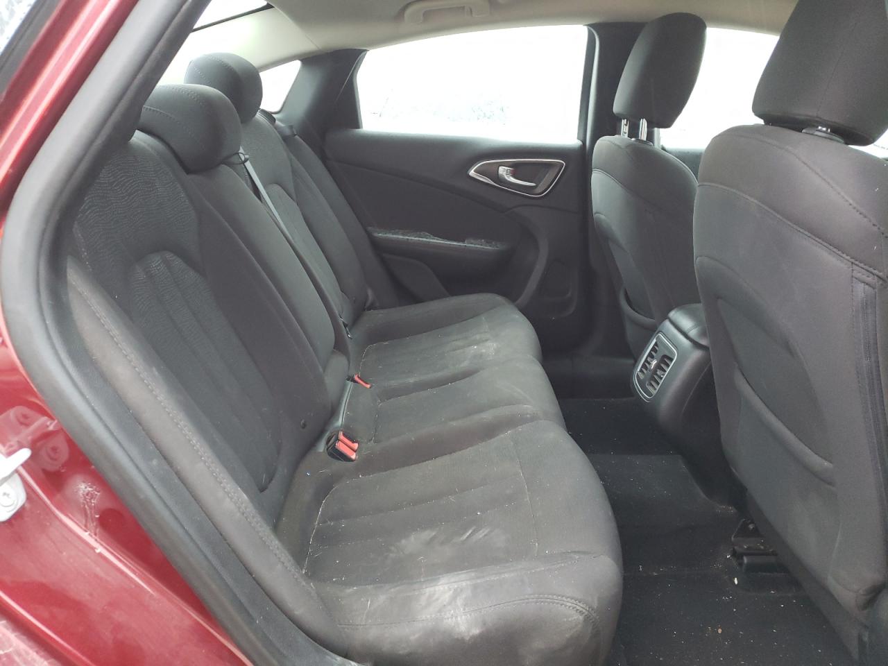 Photo 6 from auction – 2015 CHRYSLER 200 LIMITE with VIN 1C3CCCAB2FN729817
