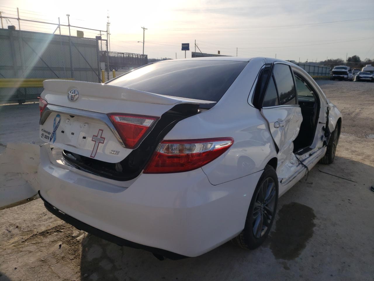 Photo 4 from auction – 2017 TOYOTA CAMRY LE with VIN 4T1BF1FK2HU705405