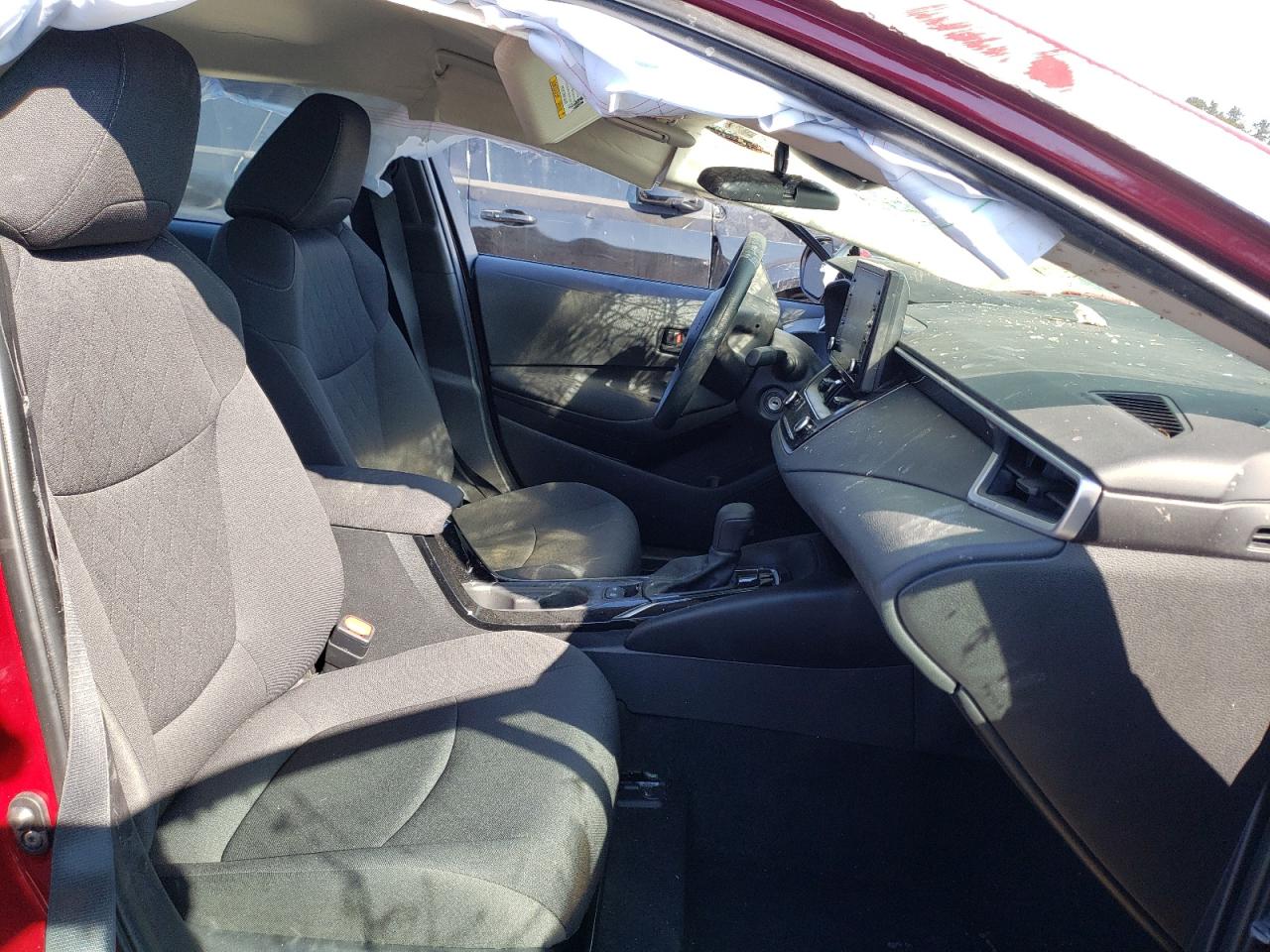 Photo 5 from auction – 2022 TOYOTA COROLLA LE with VIN 5YFEPMAE3NP278553