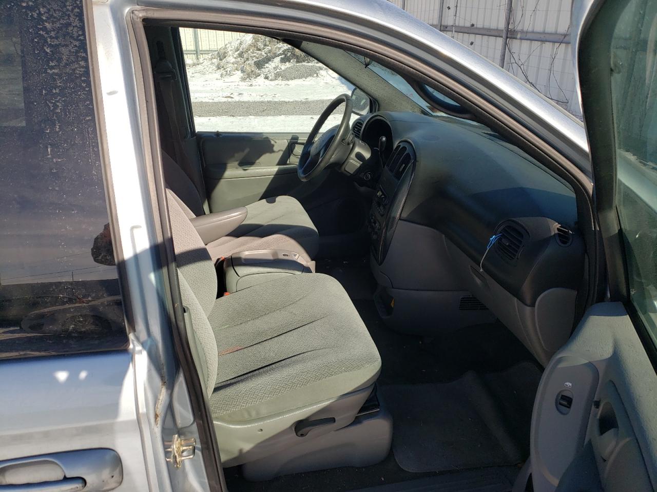 Photo 5 from auction – 2005 DODGE GRAND CARA with VIN 2D4GP44L25R172214