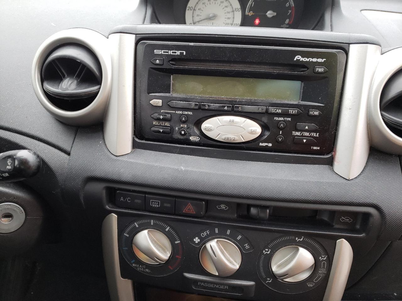 Photo 9 from auction – 2005 TOYOTA SCION XA with VIN JTKKT624X50125073