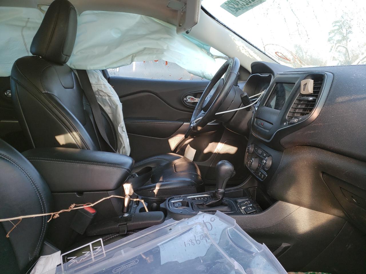 Photo 5 from auction – 2019 JEEP CHEROKEE L with VIN 1C4PJLLB9KD249371