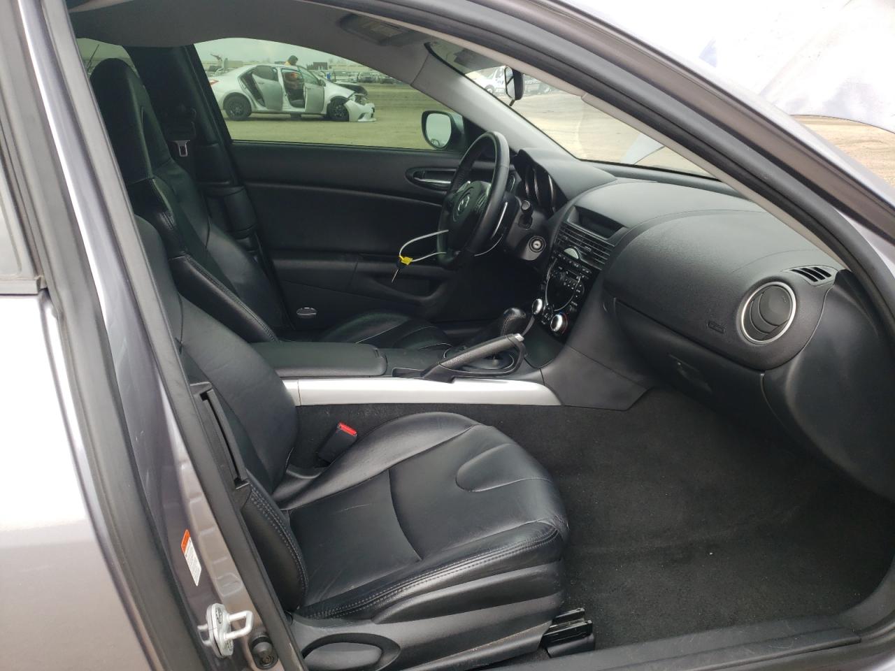 Photo 5 from auction – 2005 MAZDA RX8 with VIN JM1FE17N650150737