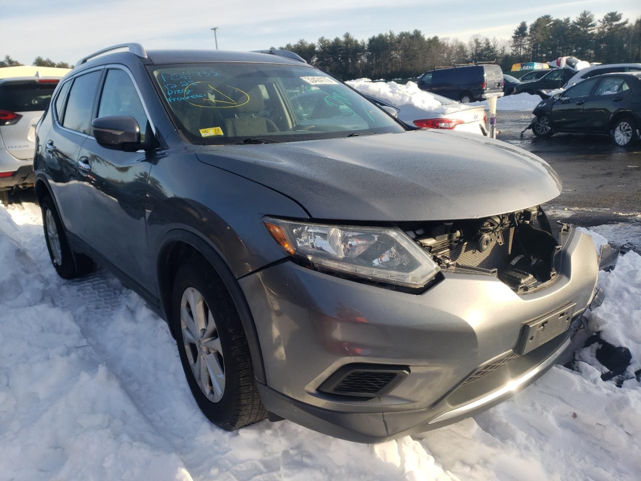 NISSAN ROGUE S 2015 with VIN KNMAT2MV8FP541956 - Photo from auction