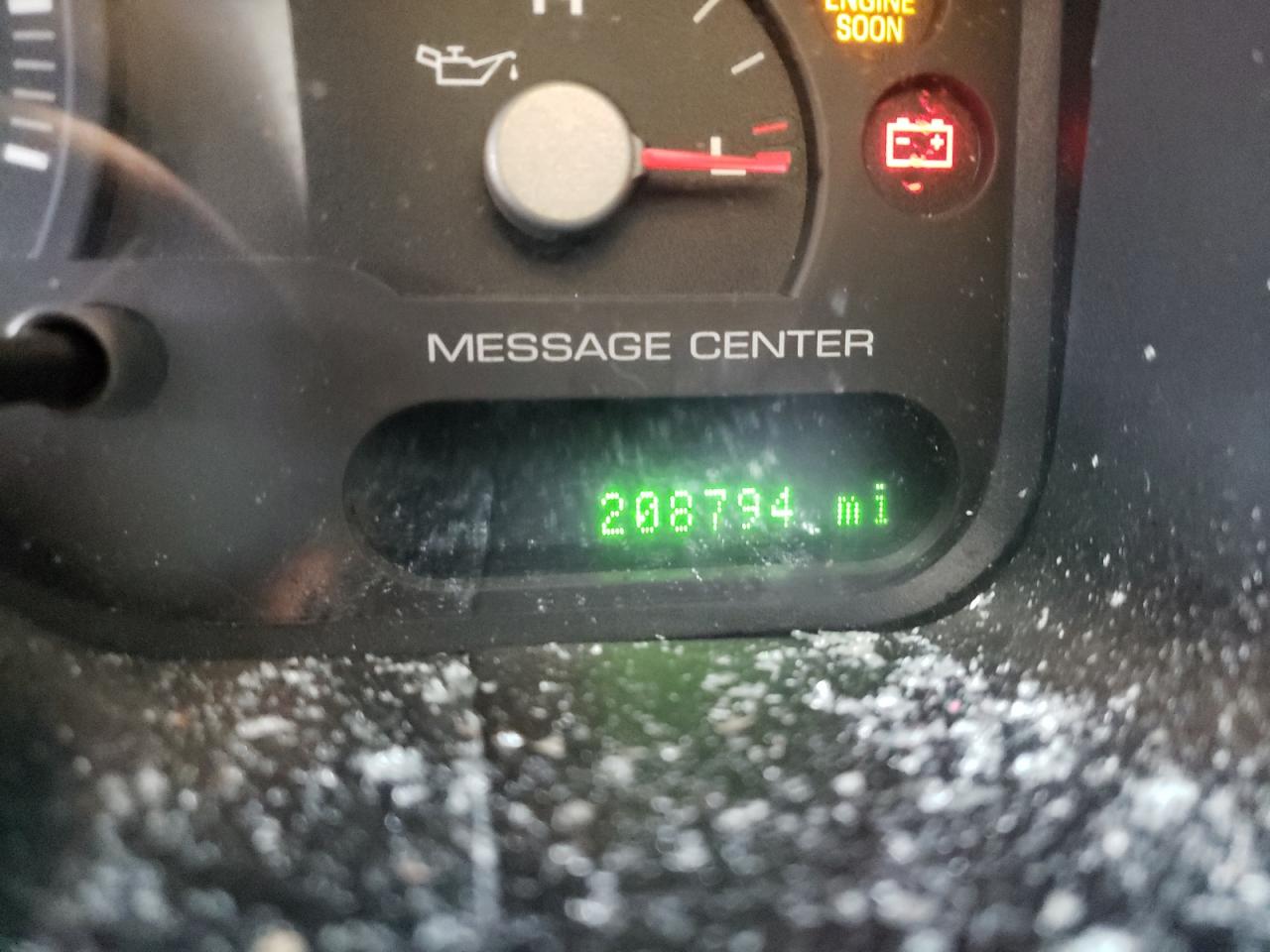 Photo 8 from auction – 2005 FORD EXPLORER L with VIN 1FMDU75W95ZA46954