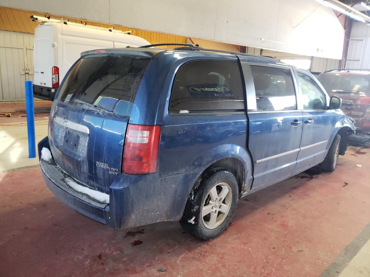 Photo 4 from auction – 2010 DODGE GRAND CARA with VIN 2D4RN5D18AR180167