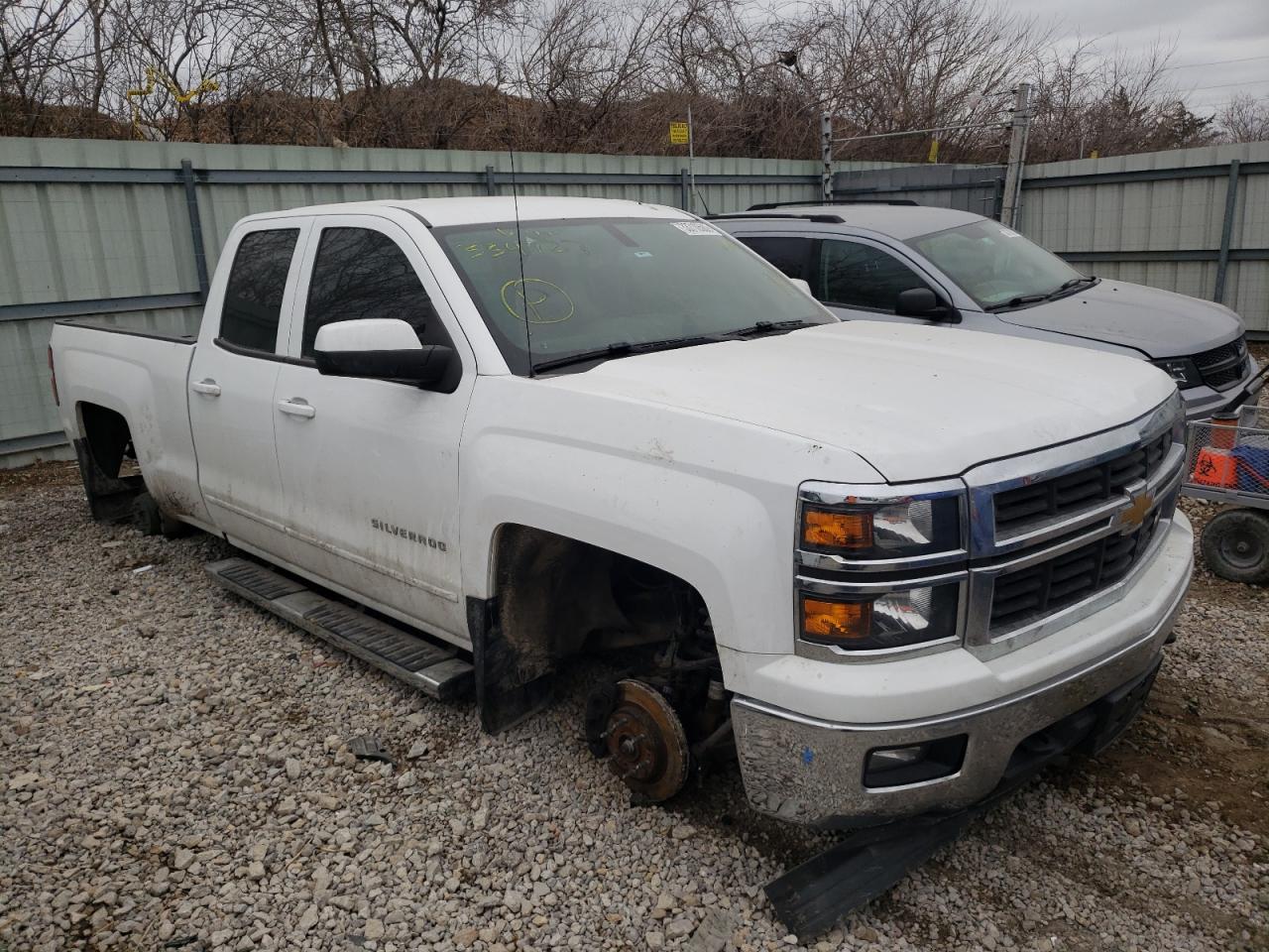 CHEVROLET SILVERADO 2015 with VIN 1GCVKREC1FZ334727 - Photo from auction