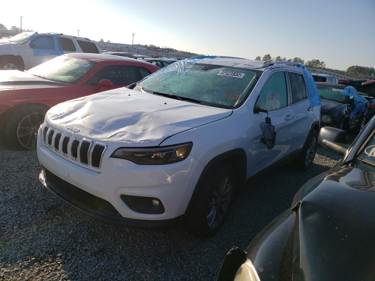 Photo 2 from auction – 2019 JEEP CHEROKEE L with VIN 1C4PJLLB9KD249371