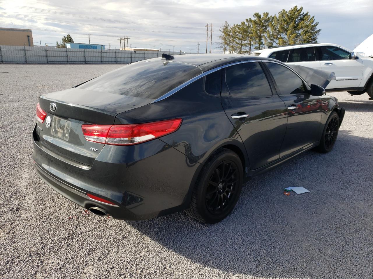 Photo 4 from auction – 2016 KIA OPTIMA EX with VIN 5XXGU4L3XGG094655