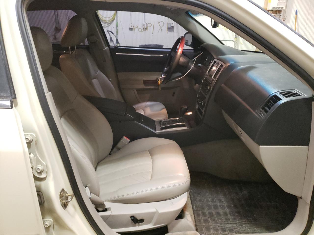 Photo 5 from auction – 2006 CHRYSLER 300C with VIN 2C3LA63H86H536198