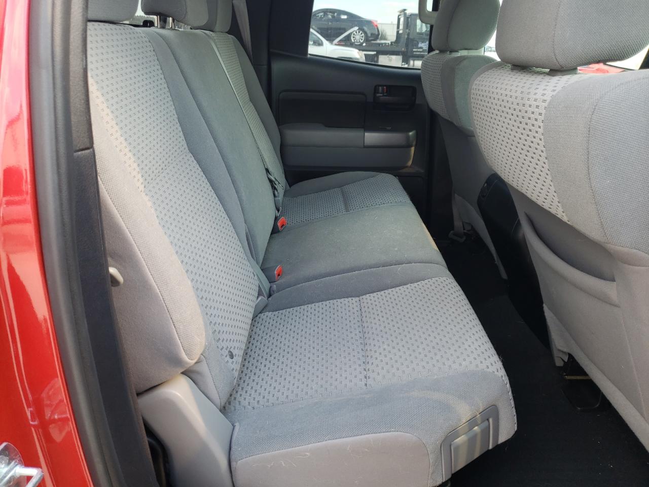 Photo 6 from auction – 2012 TOYOTA TUNDRA DOU with VIN 5TFUY5F18CX244577