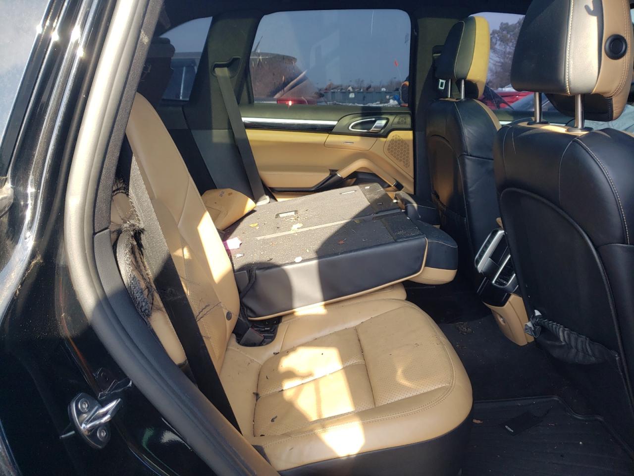 Photo 6 from auction – 2014 PORSCHE CAYENNE with VIN WP1AA2A22ELA96800