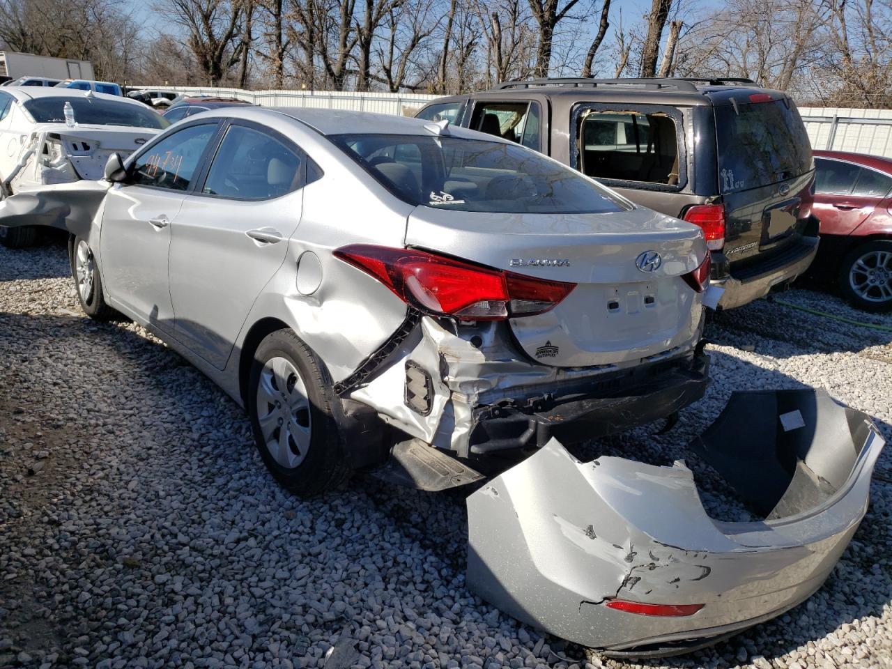 Photo 3 from auction – 2016 HYUNDAI ELANTRA SE with VIN 5NPDH4AE0GH705373