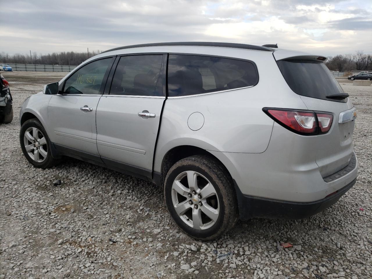Photo 3 from auction – 2016 CHEVROLET TRAVERSE L with VIN 1GNKRGKDXGJ270243