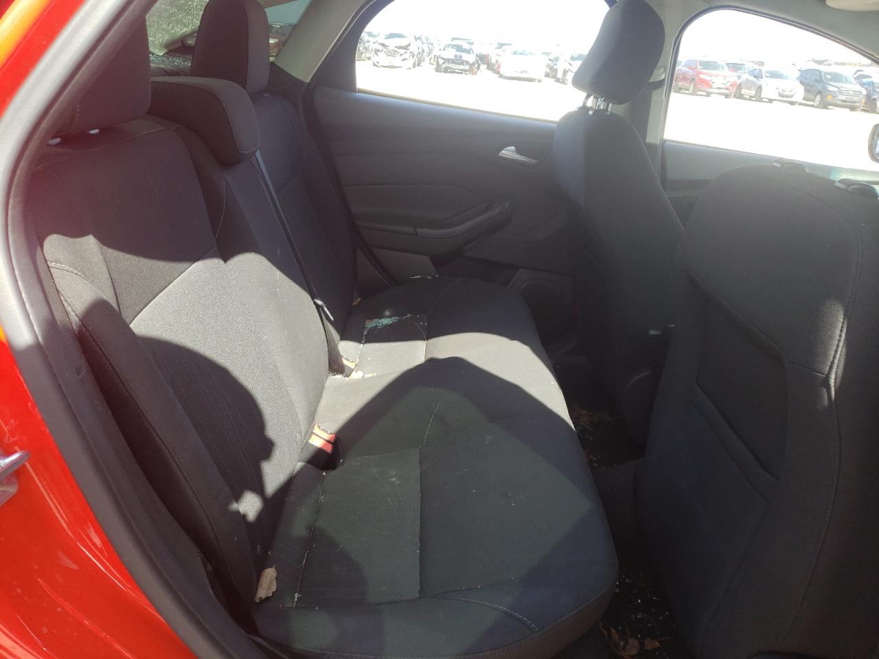 Photo 6 from auction – 2016 FORD FOCUS SE with VIN 1FADP3F21GL277827