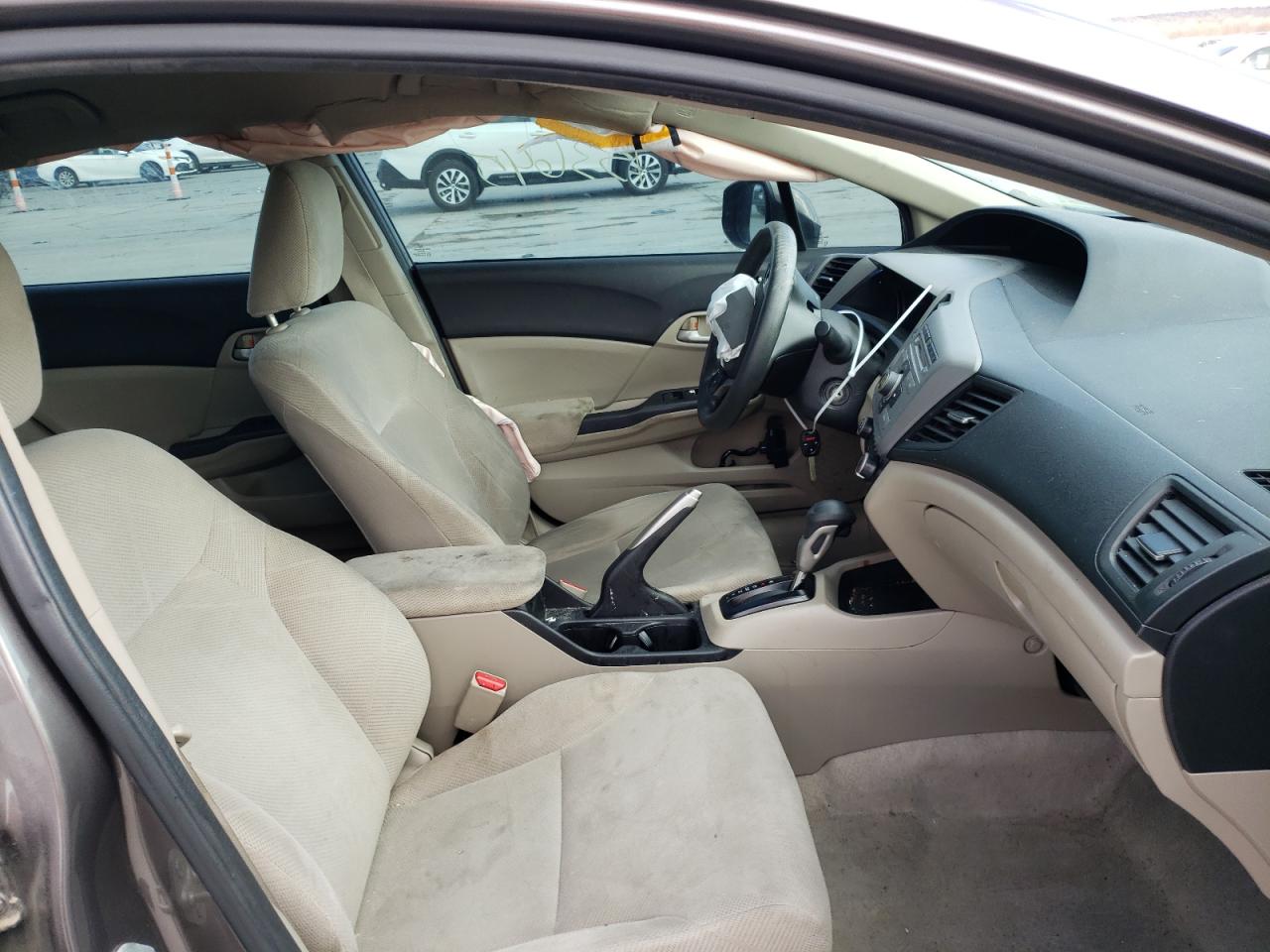 Photo 5 from auction – 2012 HONDA CIVIC LX with VIN 19XFB2F51CE332267