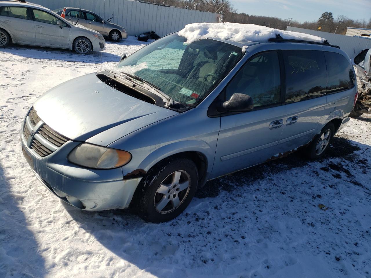 Photo 2 from auction – 2005 DODGE GRAND CARA with VIN 2D4GP44L25R172214