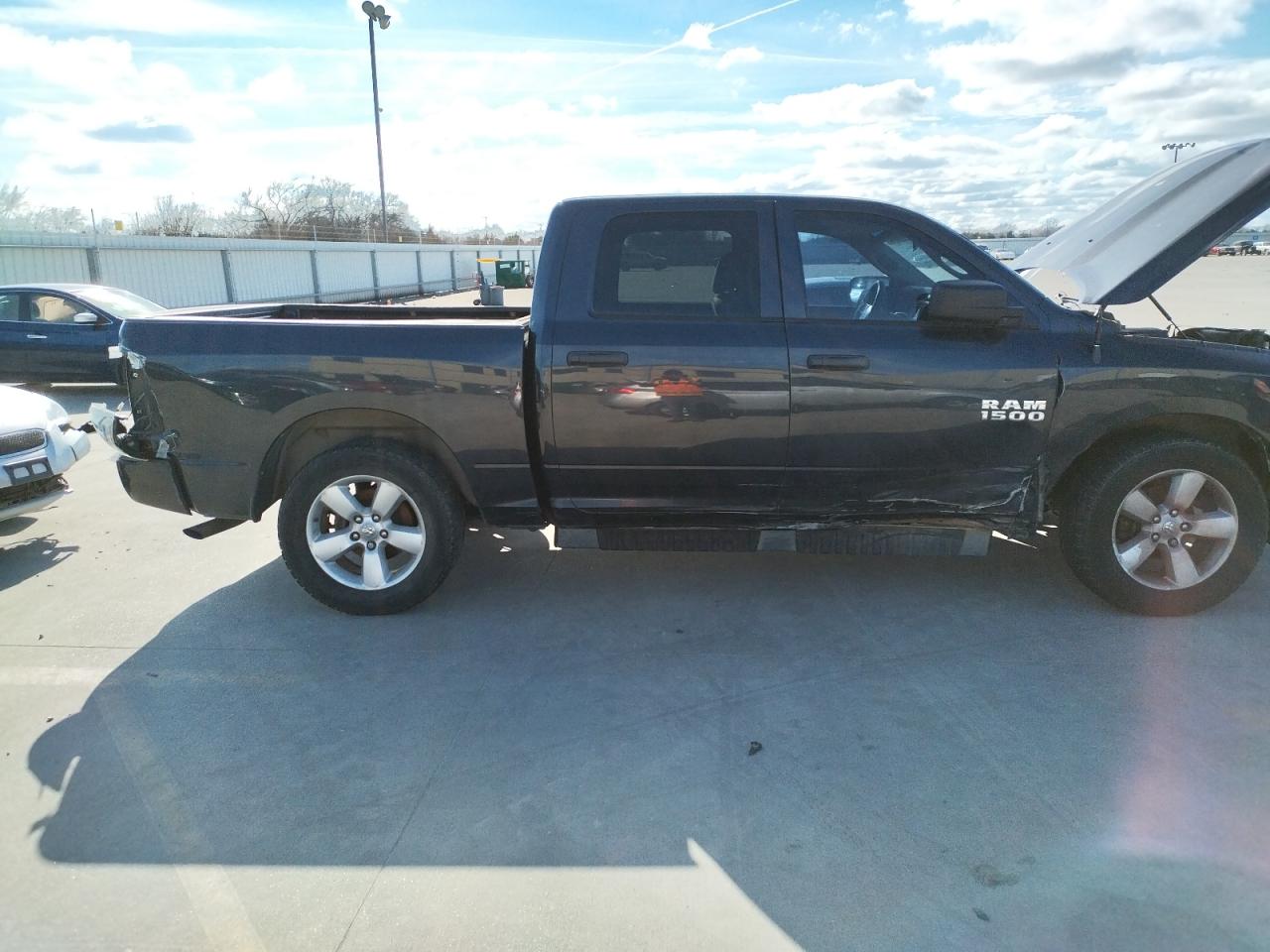 Photo 9 from auction – 2015 RAM 1500 ST with VIN 1C6RR6KG2FS613977