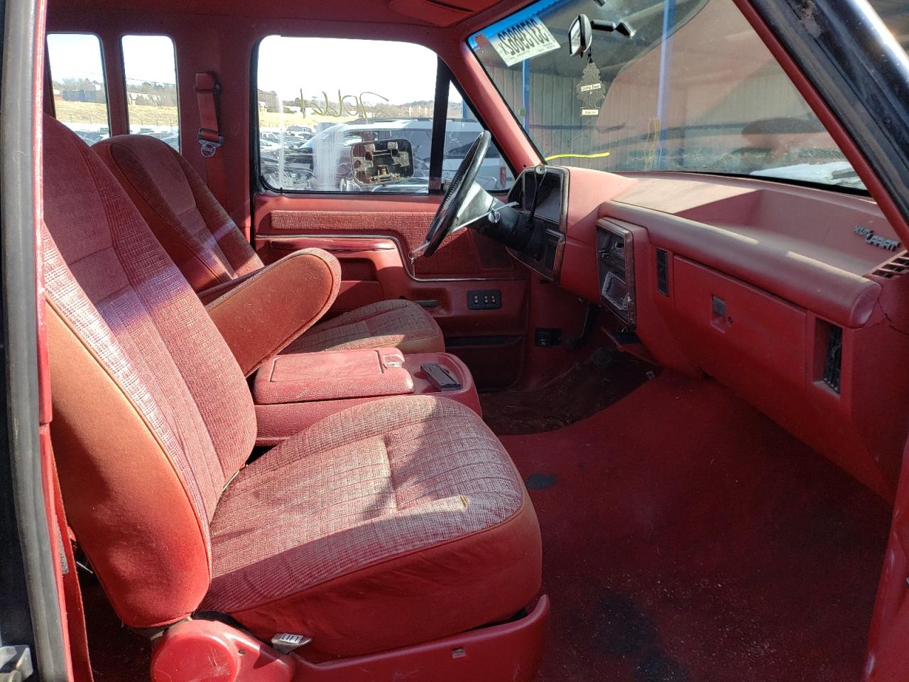 Photo 5 from auction – 1991 FORD F150 with VIN 1FTEX15N0MKA74170