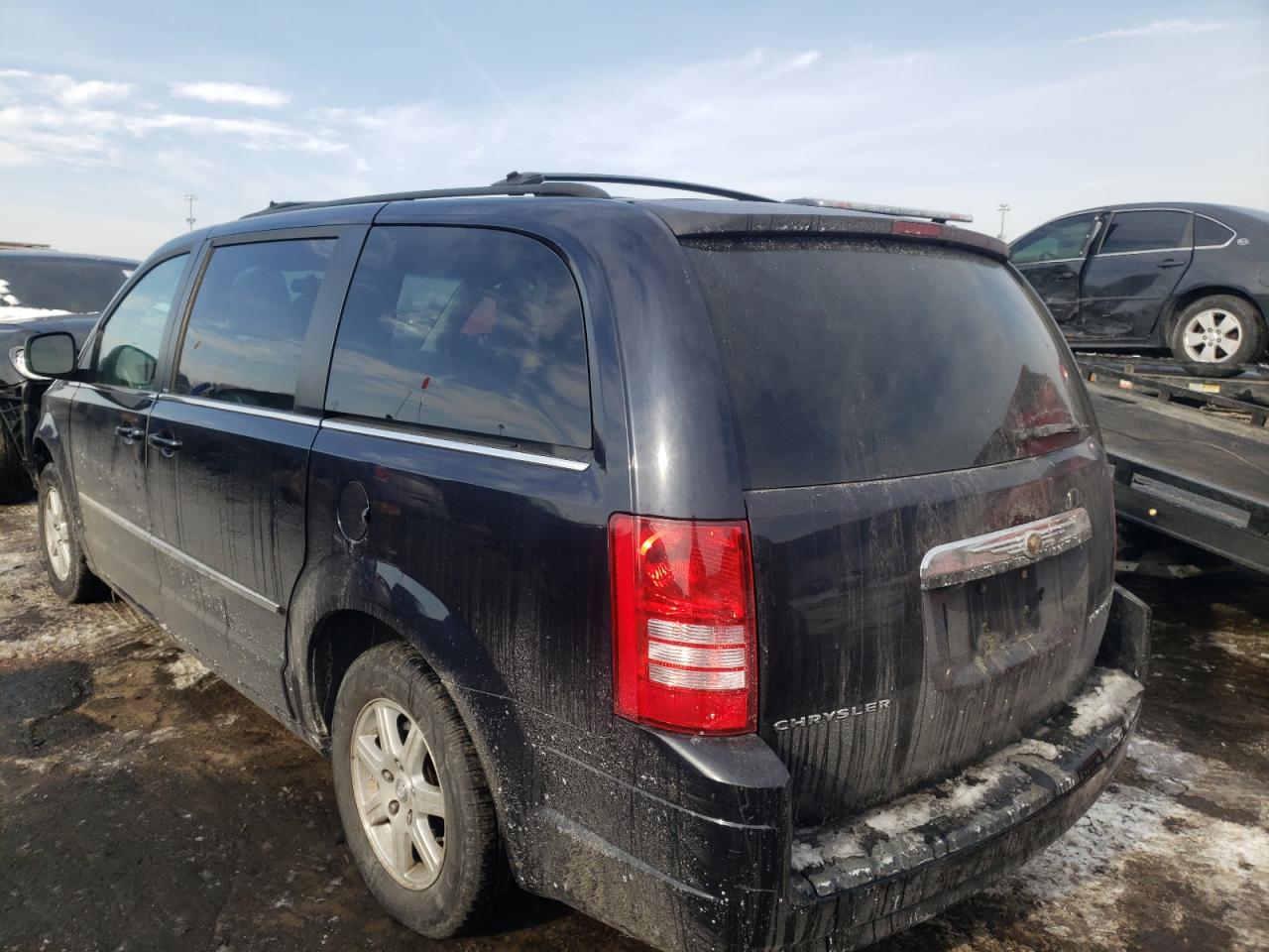 Photo 3 from auction – 2010 CHRYSLER TOWN & COU with VIN 2A4RR5D17AR149732