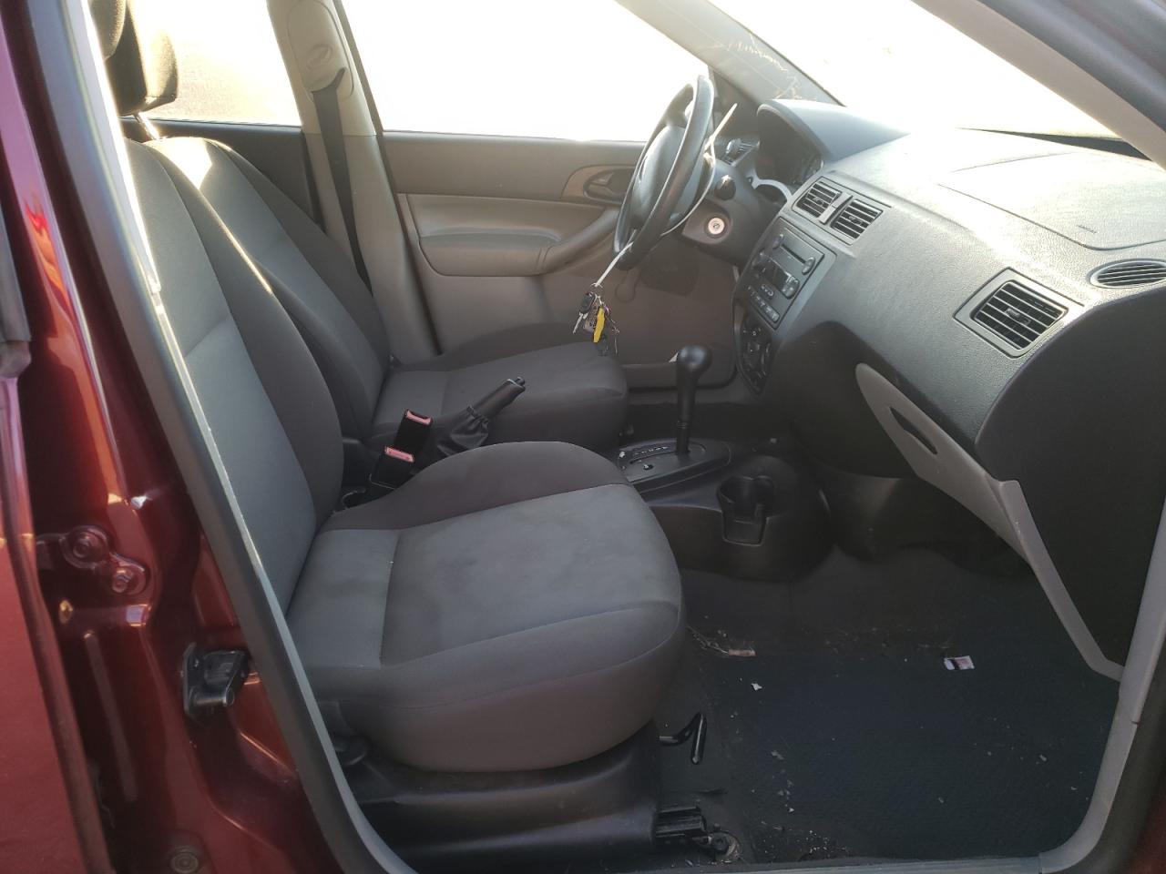Photo 5 from auction – 2007 FORD FOCUS ZX4 with VIN 1FAFP34N07W166965