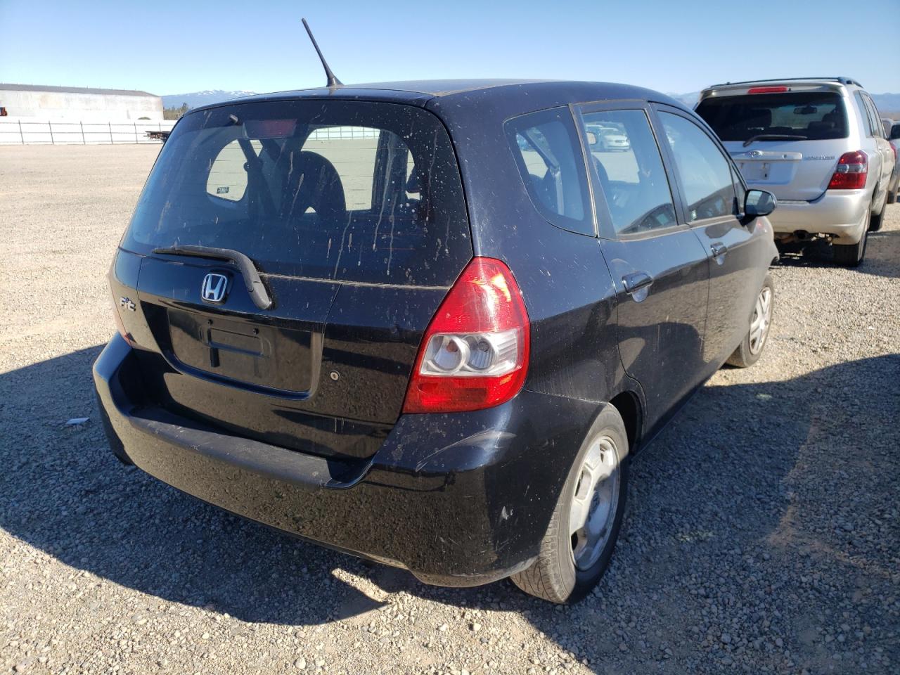 Photo 4 from auction – 2007 HONDA FIT with VIN JHMGD38407S057792