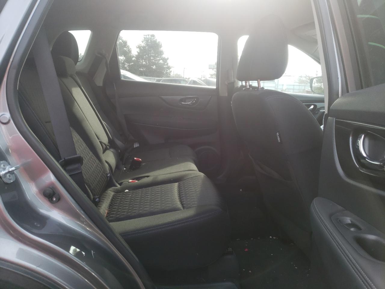 Photo 6 from auction – 2017 NISSAN ROGUE S with VIN KNMAT2MV4HP565531