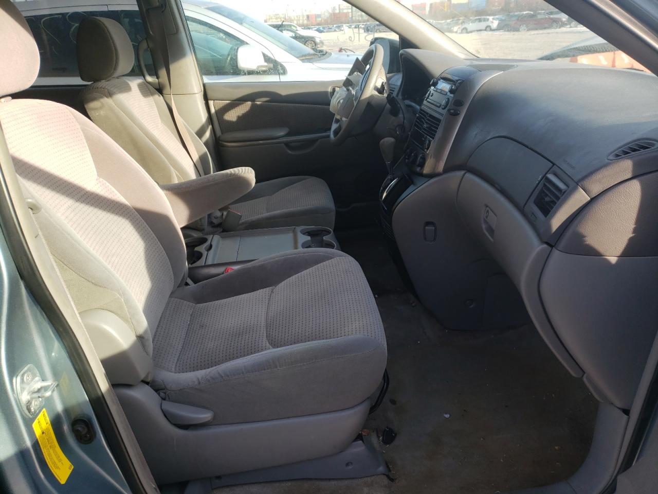 Photo 5 from auction – 2006 TOYOTA SIENNA CE with VIN 5TDZA23C06S537950