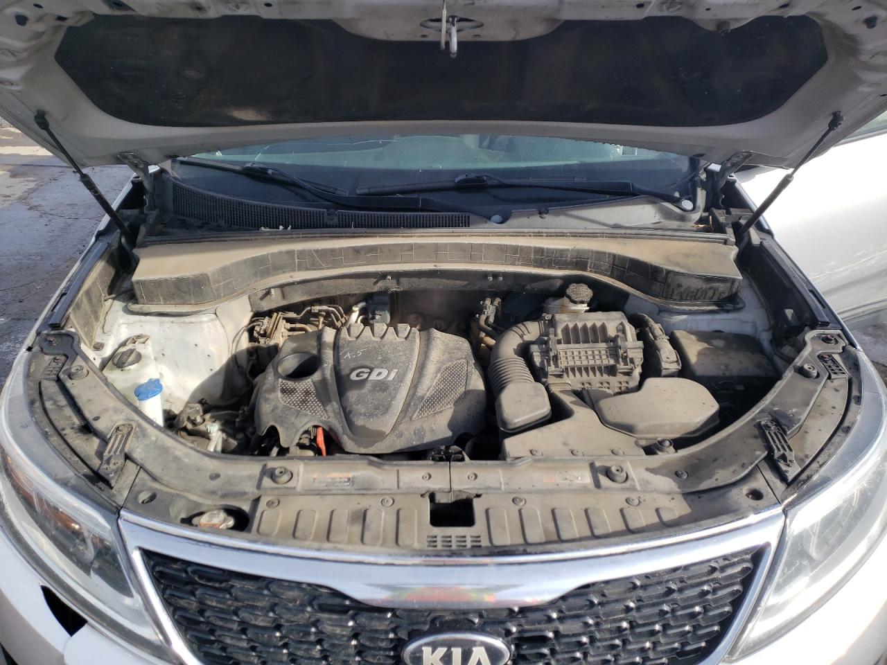 Photo 7 from auction – 2014 KIA SORENTO LX with VIN 5XYKTCA65EG443685