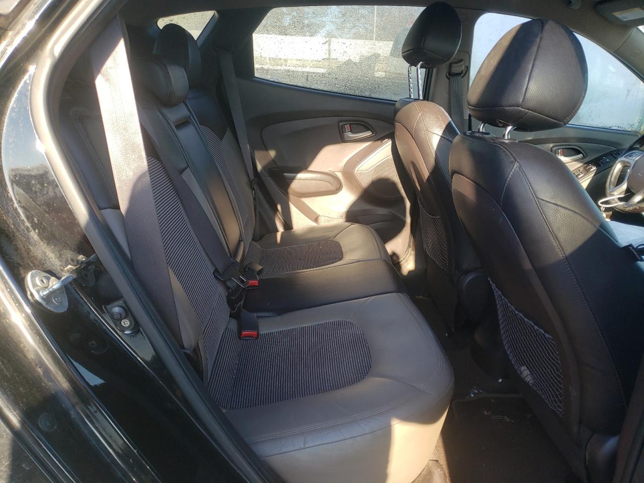 Photo 6 from auction – 2011 HYUNDAI TUCSON GLS with VIN KM8JU3AC1BU193429