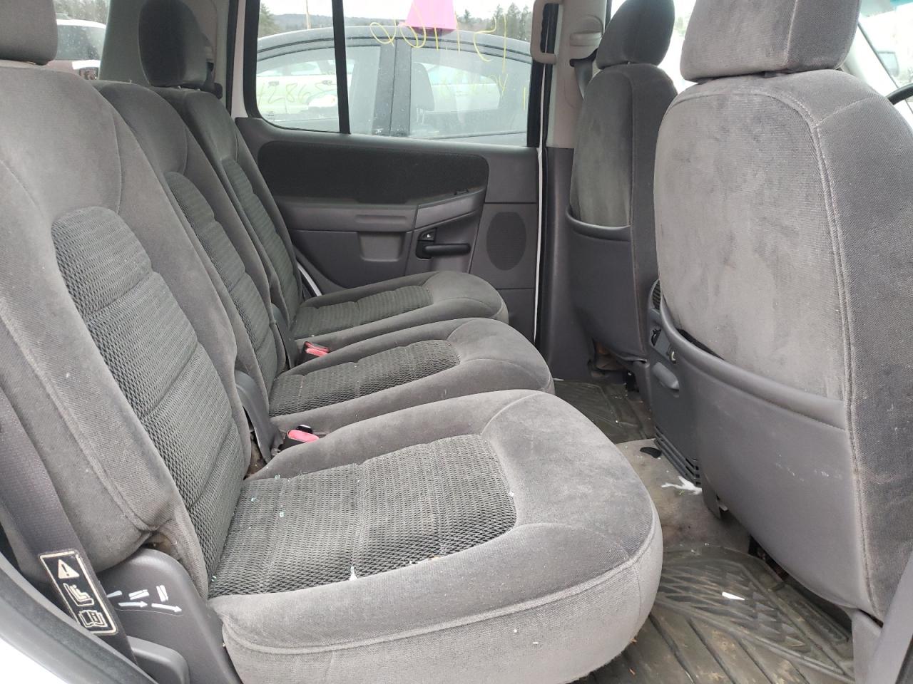 Photo 6 from auction – 2002 FORD EXPLORER X with VIN 1FMZU73W72ZD02111