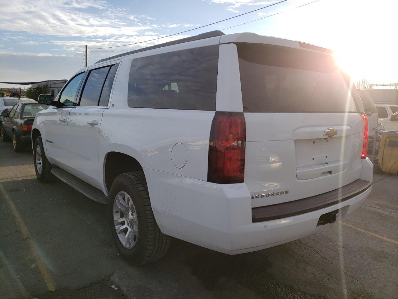Photo 3 from auction – 2017 CHEVROLET SUBURBAN C with VIN 1GNSCHKC9HR255900