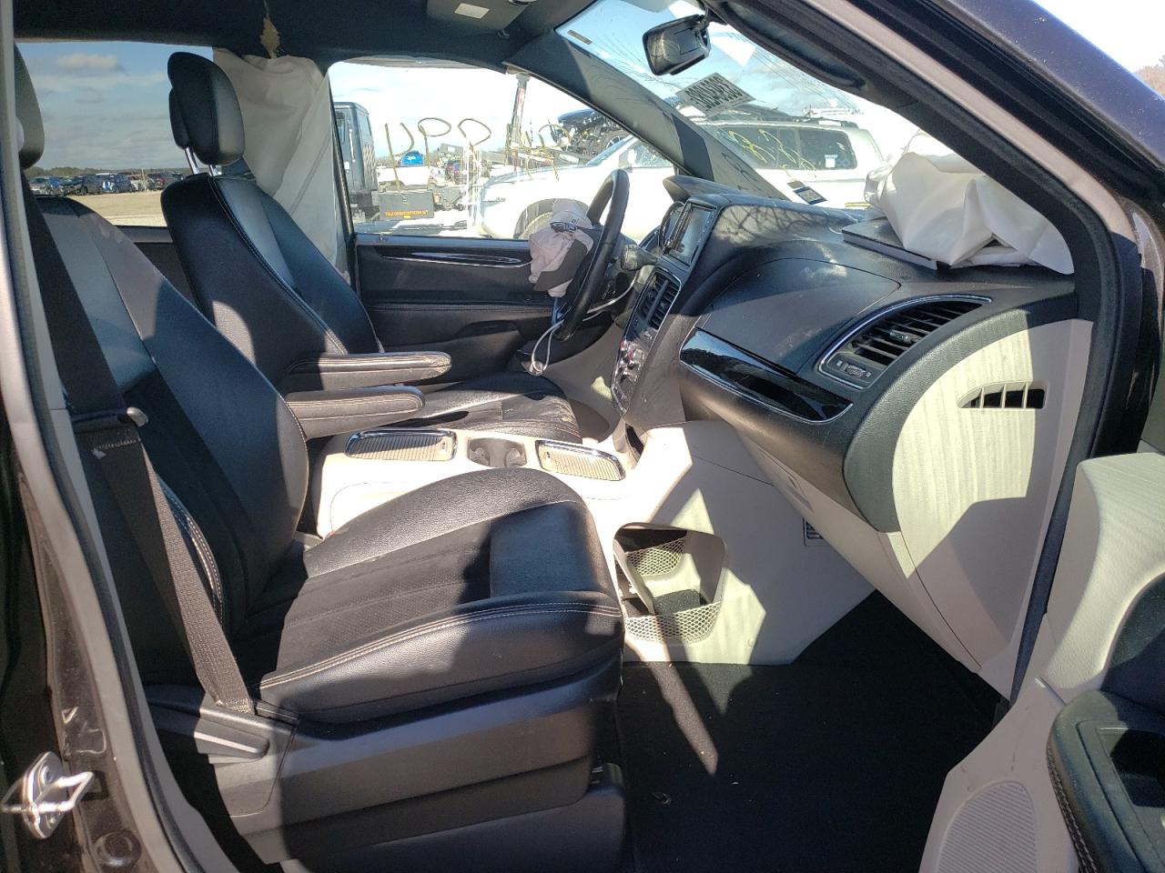 Photo 5 from auction – 2018 DODGE GRAND CARA with VIN 2C4RDGCG9JR223223
