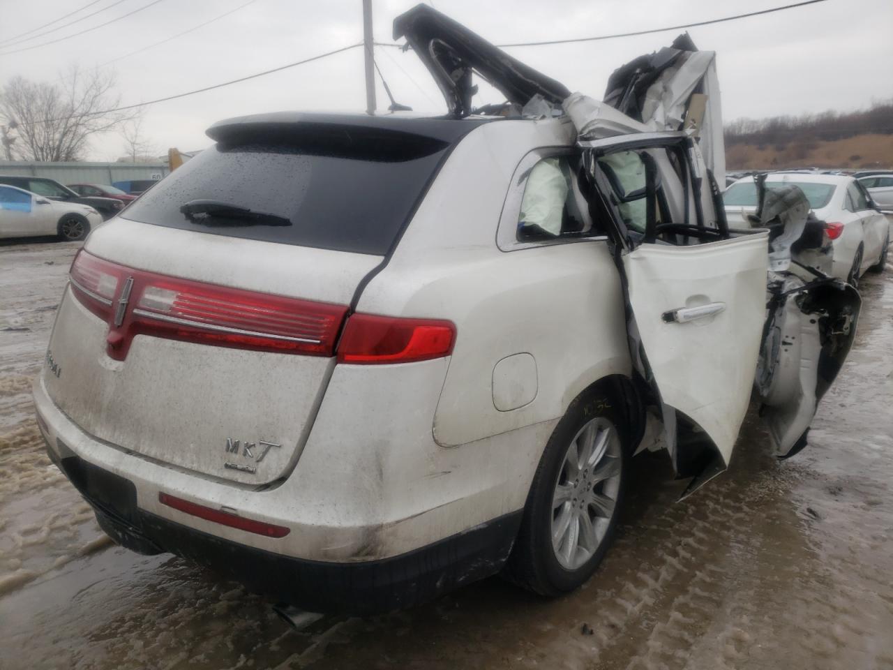 Photo 4 from auction – 2014 LINCOLN MKT with VIN 2LMHJ5AT7EBL58420