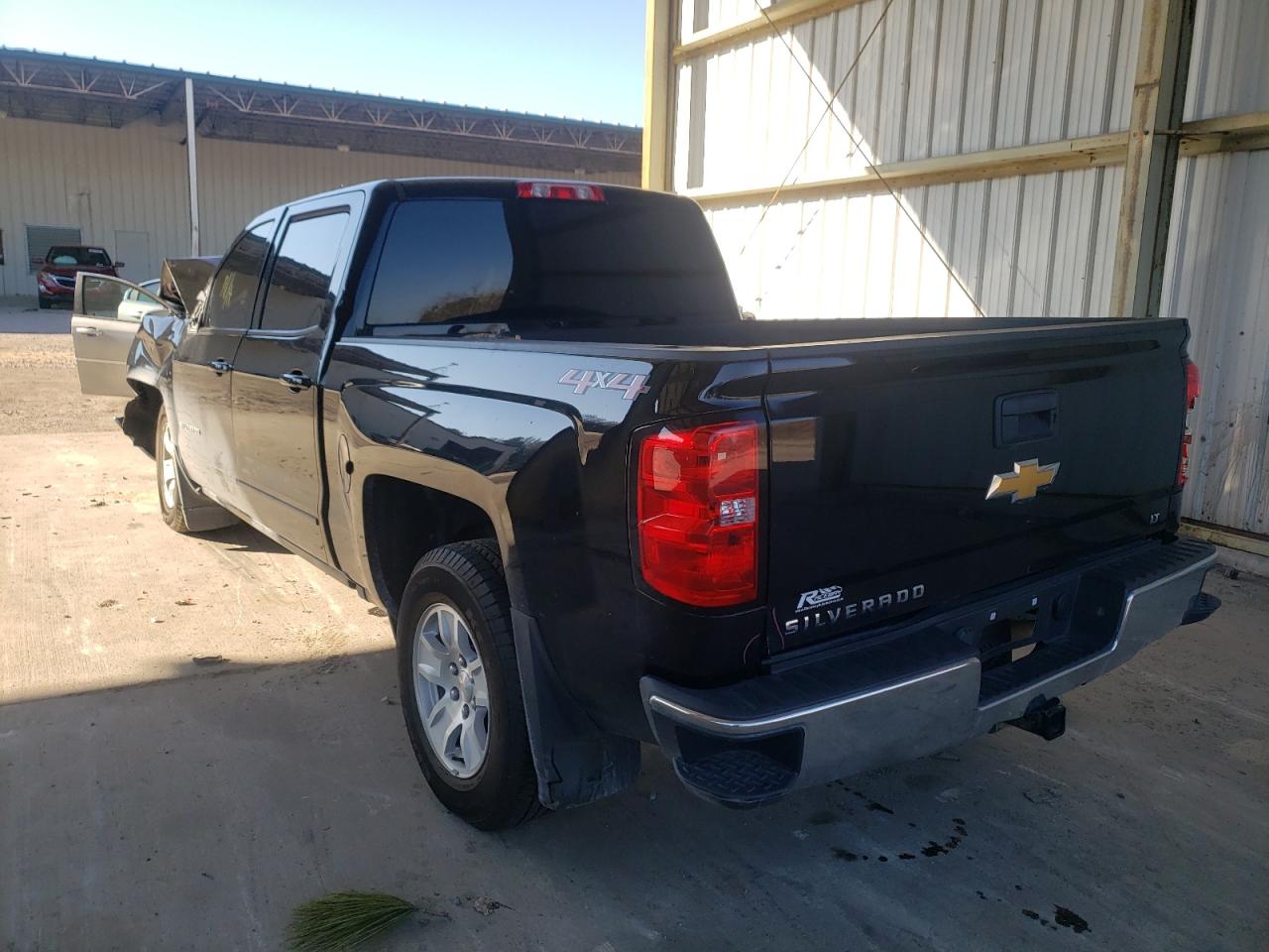 Photo 3 from auction – 2018 CHEVROLET SILVERADO with VIN 3GCUKREC9JG143660