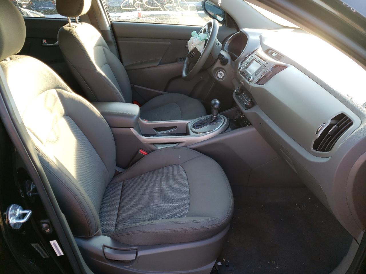 Photo 5 from auction – 2015 KIA SPORTAGE L with VIN KNDPB3AC6F7724374