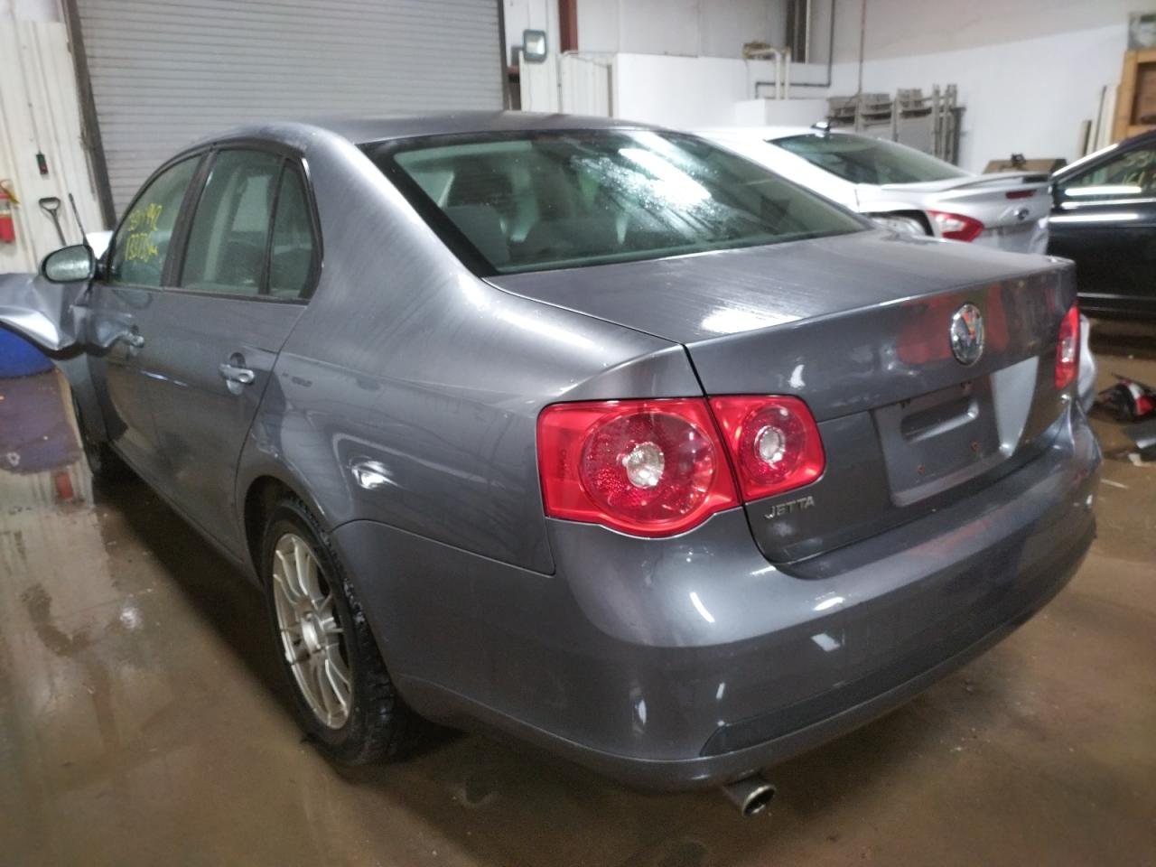 Photo 3 from auction – 2005 VOLKSWAGEN NEW JETTA with VIN 3VWPF71K85M631666
