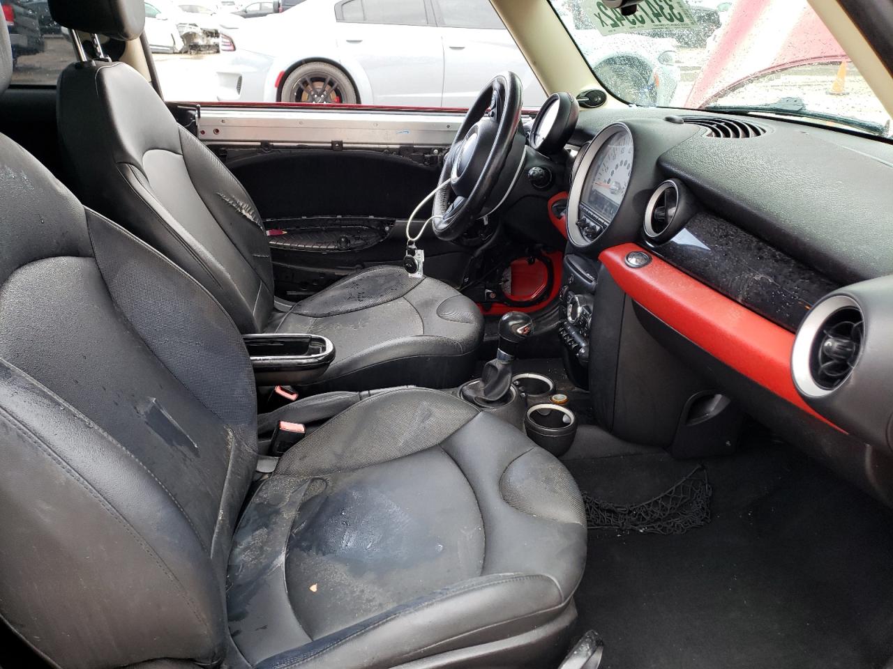 Photo 5 from auction – 2011 MINI COOPER S with VIN WMWSV3C52BTY10599
