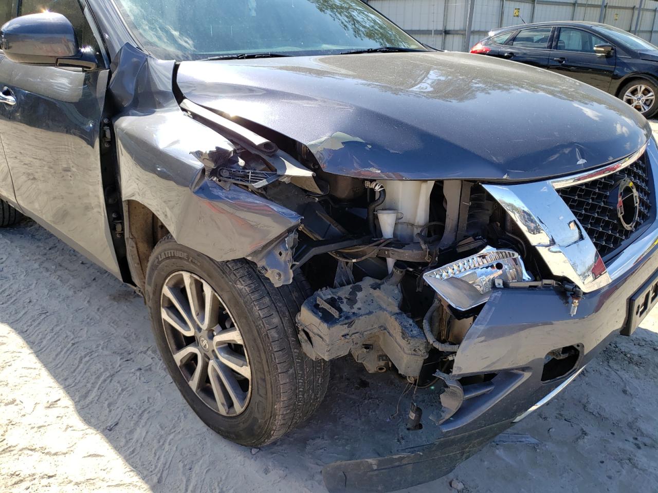 Photo 9 from auction – 2014 NISSAN PATHFINDER with VIN 5N1AR2MN1EC601740