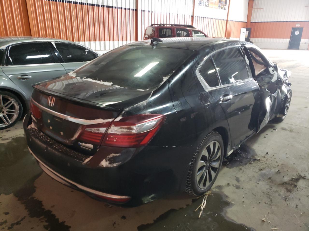 Photo 4 from auction – 2017 HONDA ACCORD TOU with VIN JHMCR6F77HC800099